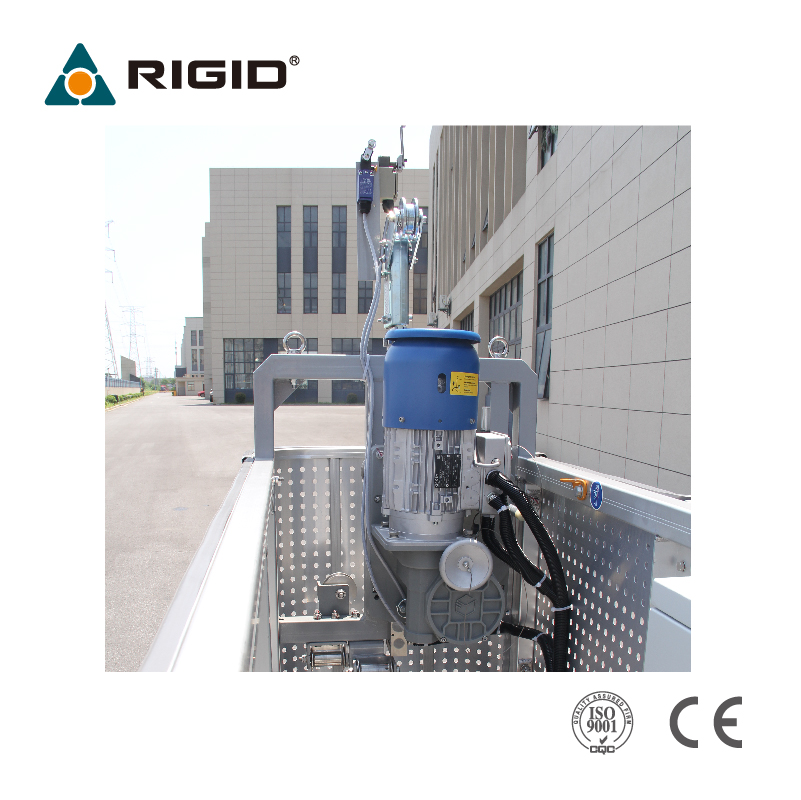 Compact traction hoists for ZLP suspended platforms and construction gondolas