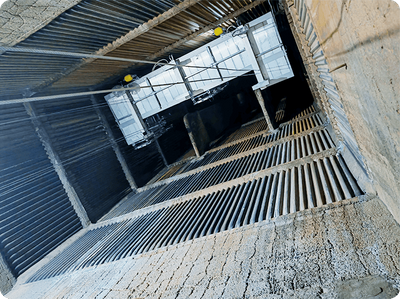 Custom chimney access platform with wire rope climbing system